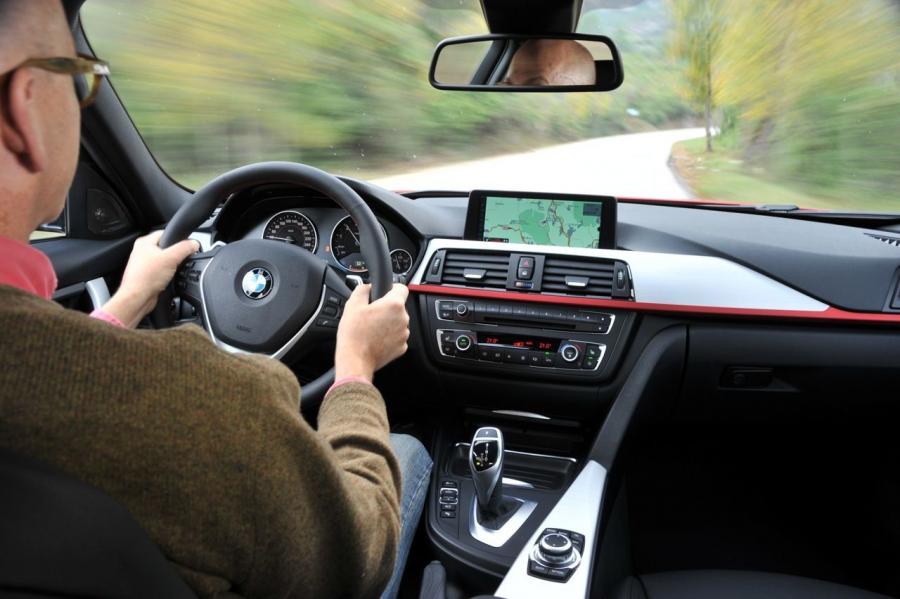  BMW 3-Series 2012 года  (фото 20 из 191)